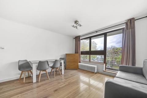 3 bedroom flat to rent, Camden Road, Camden Town, NW1
