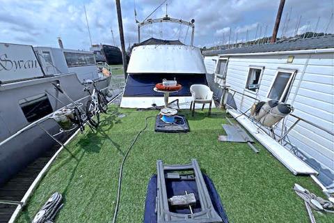 2 bedroom houseboat for sale, Vicarage Lane, Hoo ME3