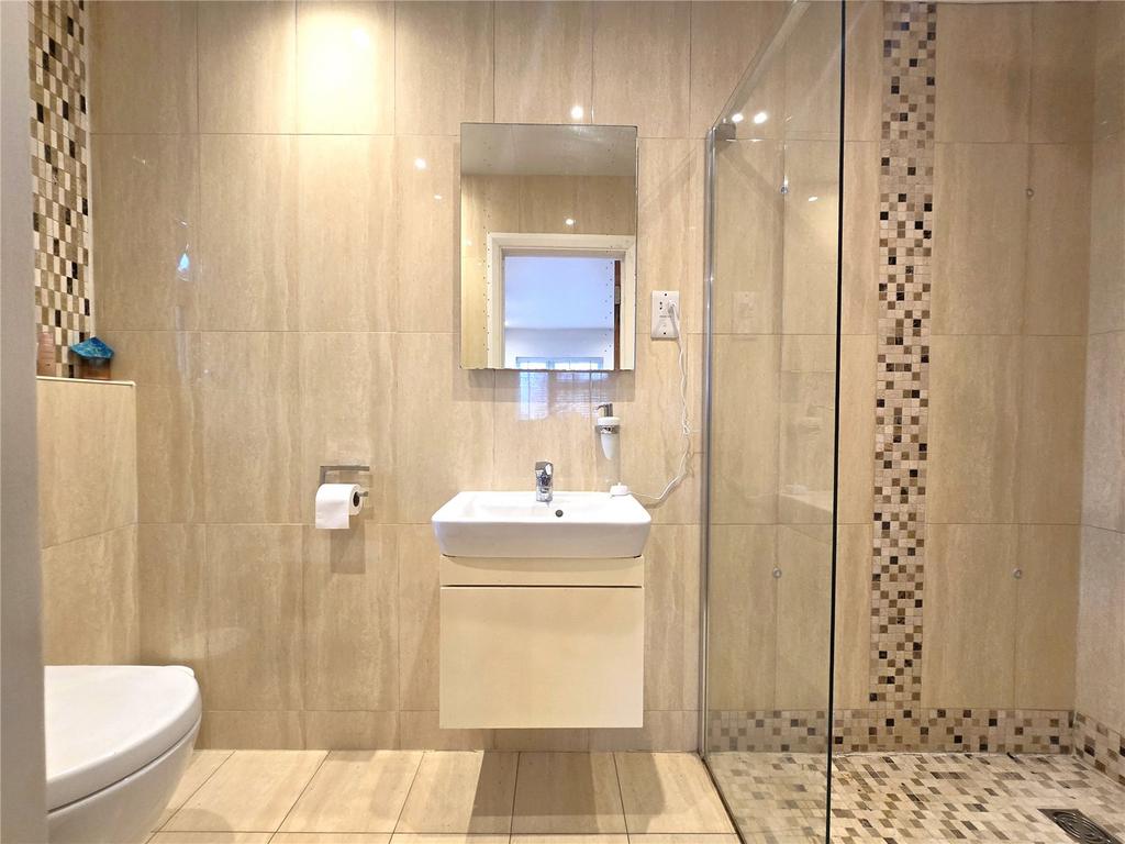 En-Suite Shower