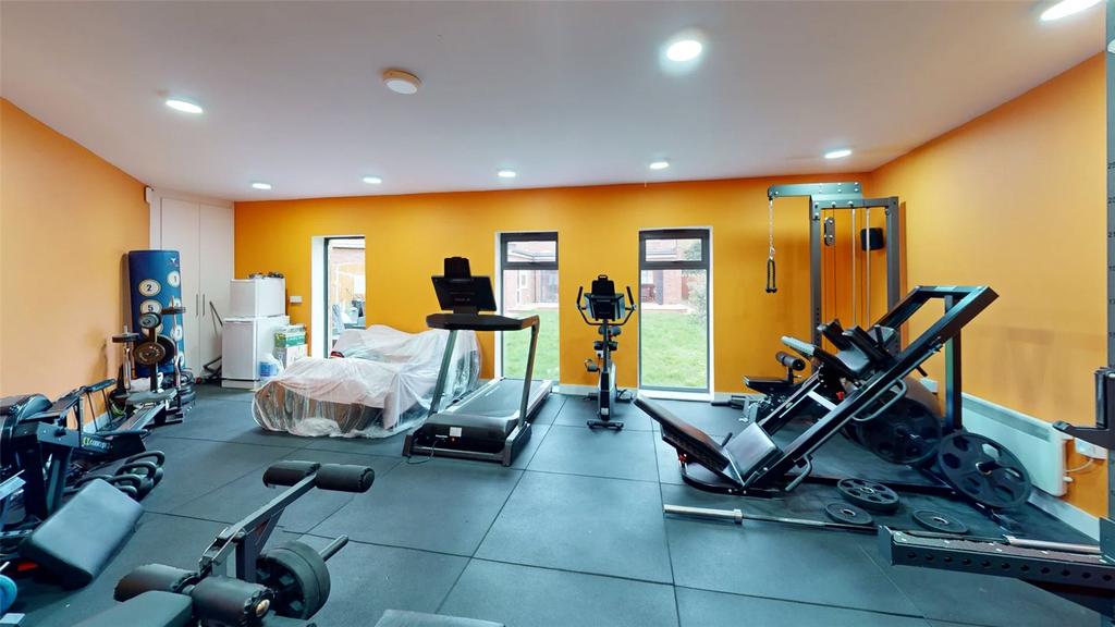 Outbuilding/Gym