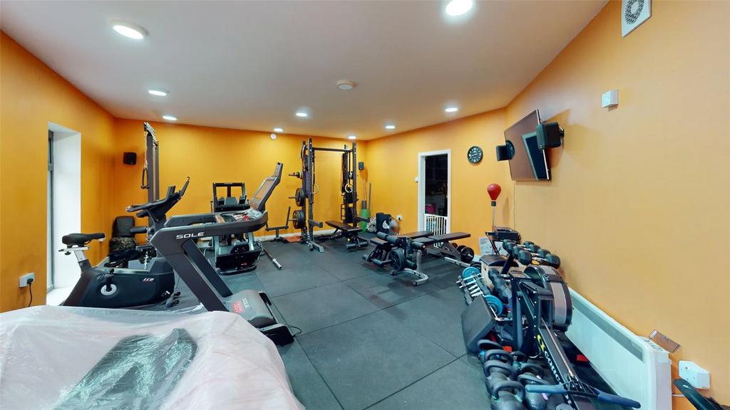 Outbuilding/Gym