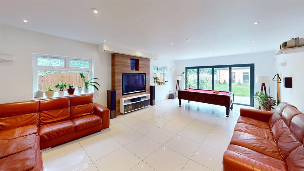 Lounge-Play Room