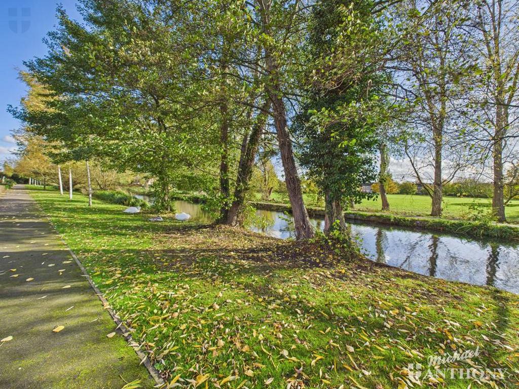 CAM03852 G0-PR0465-STILL005-thumbnail-h750-70