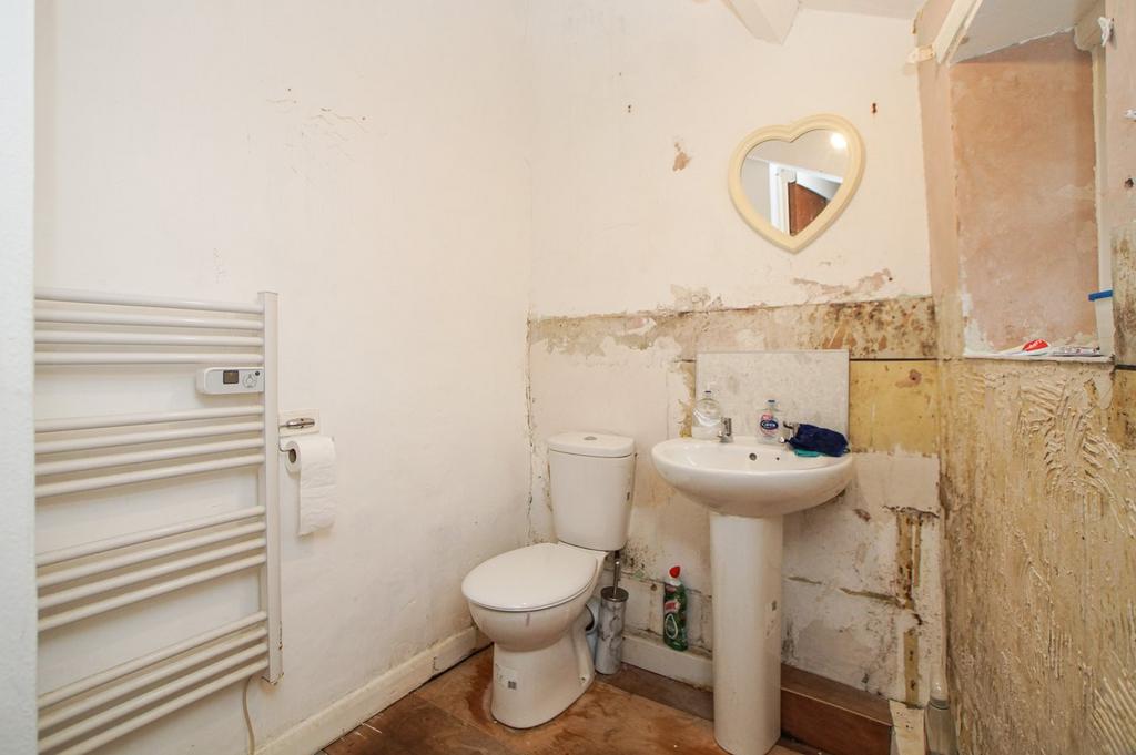 Flat 2 Bathoom