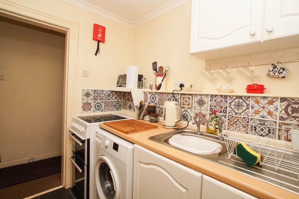 Flat 1 Kitchen