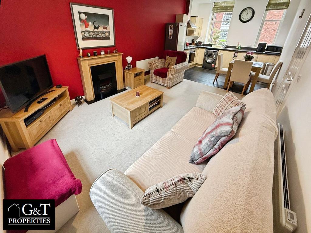Reception room/kitchen