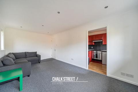 2 bedroom flat for sale, Hutchins Close, Hornchurch, RM12