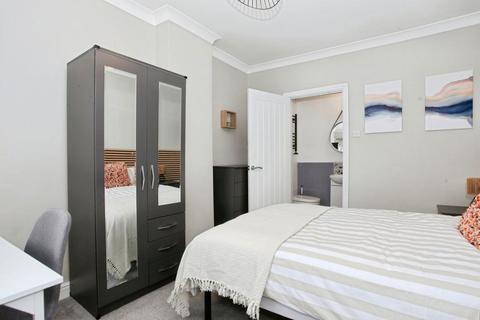 West Parade, Peterborough, PE3 6BD