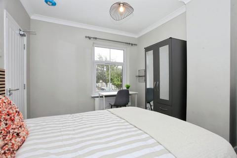 1 bedroom in a house share to rent, West Parade, Peterborough, PE3 6BD