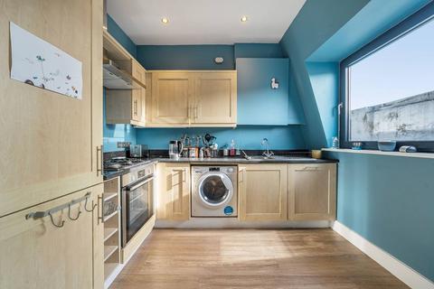 Lavender Hill, Clapham, London, SW11