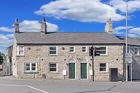 3 bedroom terraced house to rent, Buxton Road, High Peak SK23