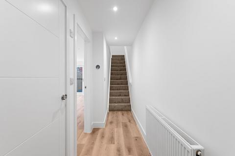 3 bedroom terraced house to rent, Buxton Road, High Peak SK23