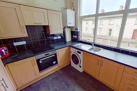 Apartment in Nottingham, Carrington - View 4