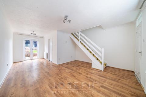 2 bedroom terraced house to rent, Sycamore Close, Ipswich, IP8