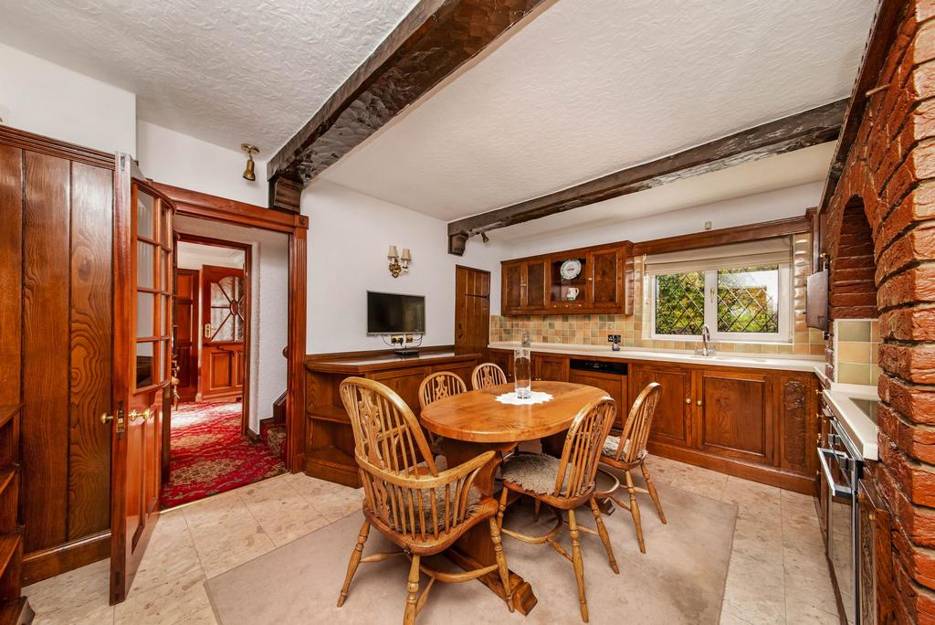 Dining kitchen
