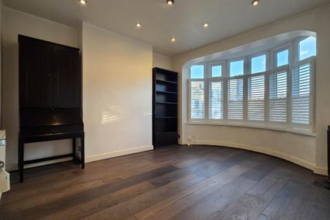 undefined, Stradbroke Grove, Ilford, IG5 0DH