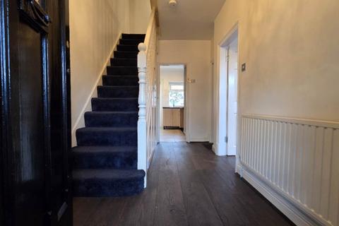 undefined, Stradbroke Grove, Ilford, IG5 0DH