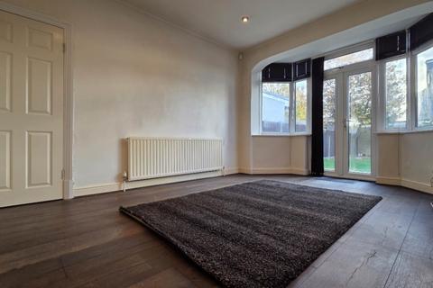undefined, Stradbroke Grove, Ilford, IG5 0DH