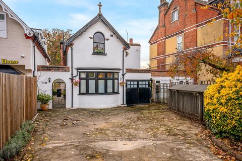 3 bedroom coach house for sale, Widmore Road, Bromley, BR1