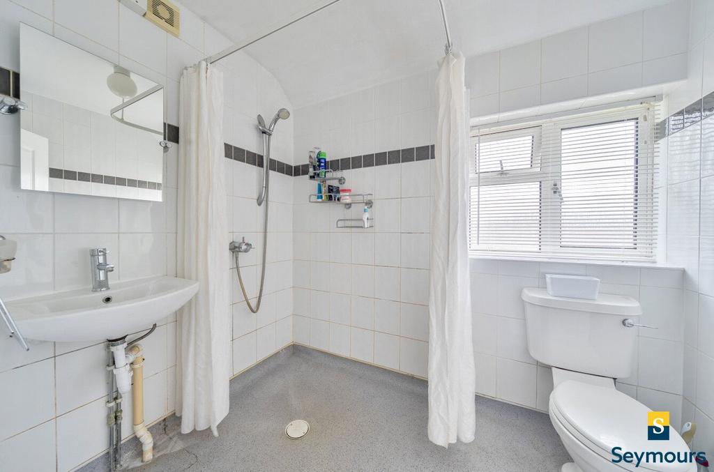 Family Shower Room