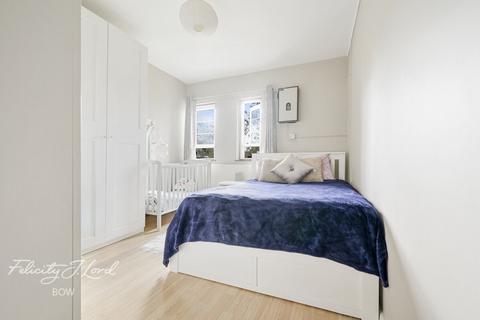 2 bedroom flat for sale, West India Dock Road, London, E14