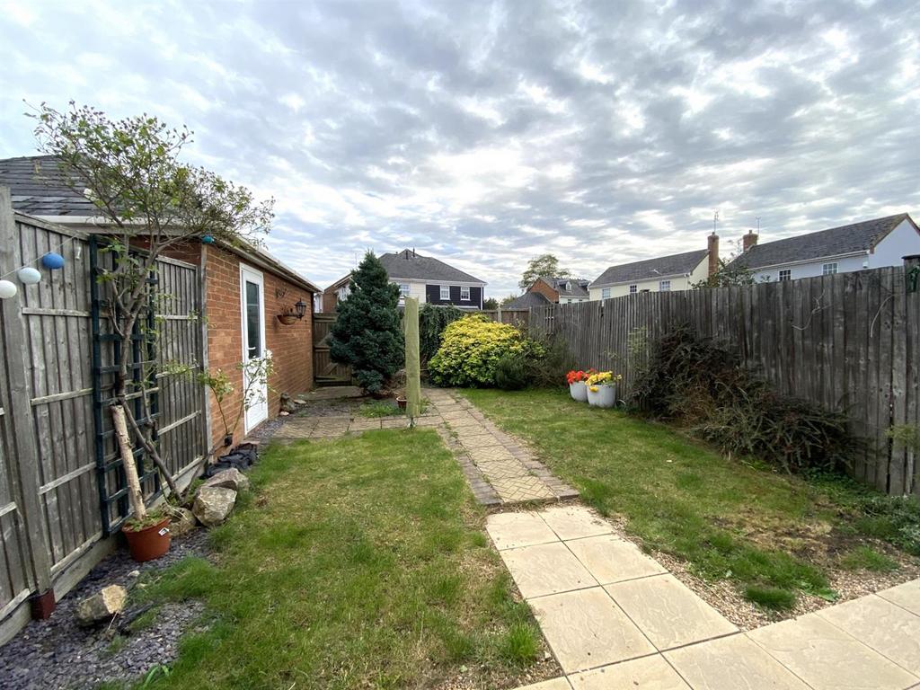2 Bedroom Semi Detached for Rent