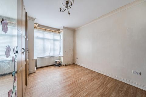 undefined, Mead Road, Edgware, Greater London. HA8 6LH