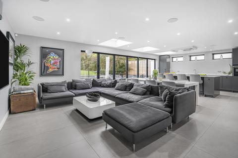 undefined, Charmouth Road, St. Albans, Hertfordshire, AL1