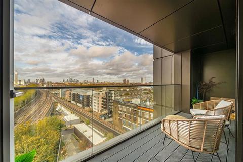 2 bedroom flat to rent, Moulding Lane, London SE14