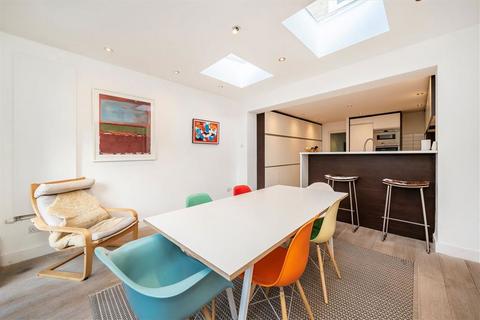 undefined, Redmans Road, London E1