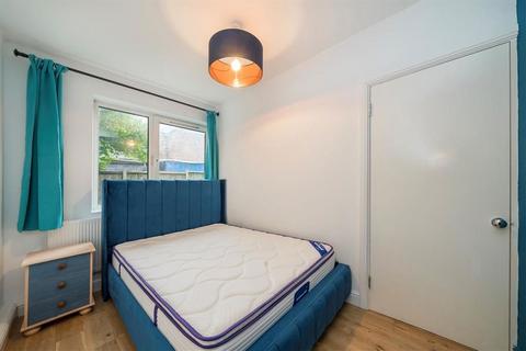 1 bedroom flat to rent, Florida Street, London E2