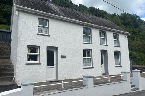 undefined, Cwrtnewydd, Llanybydder, SA40