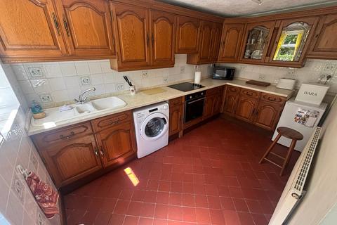 undefined, Cwrtnewydd, Llanybydder, SA40