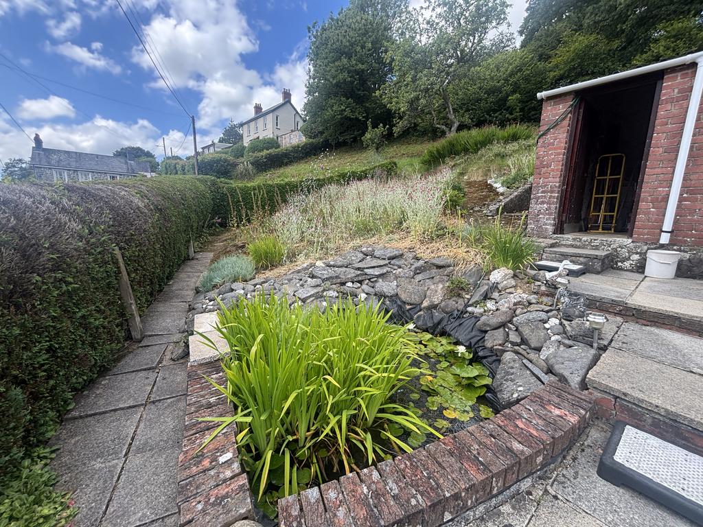 Additional garden area