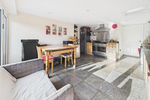 4 bedroom semi-detached house for sale, Frampton Road, Linden, Gloucester