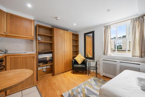 Studio to rent, Cartwright Gardens, Bloomsbury, WC1H