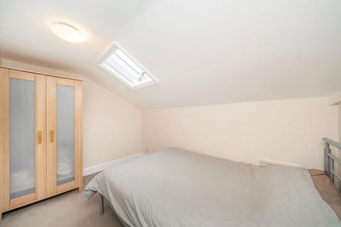2 bedroom flat for sale, Shoot Up Hill, London NW2