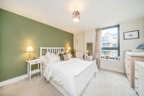 1 bedroom flat for sale, Antoinette Close, Kingston Upon Thames KT1