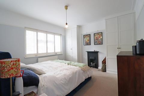 4 bedroom semi-detached house for sale, Hurst Close, Bromley BR2