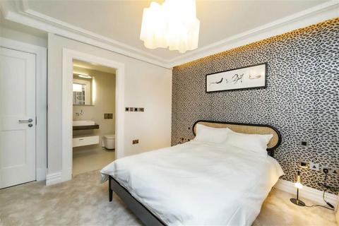 undefined, Queen's Gate Mews, London SW7