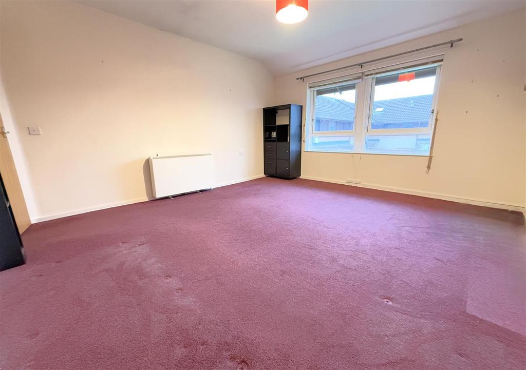 Sitting/dining room
