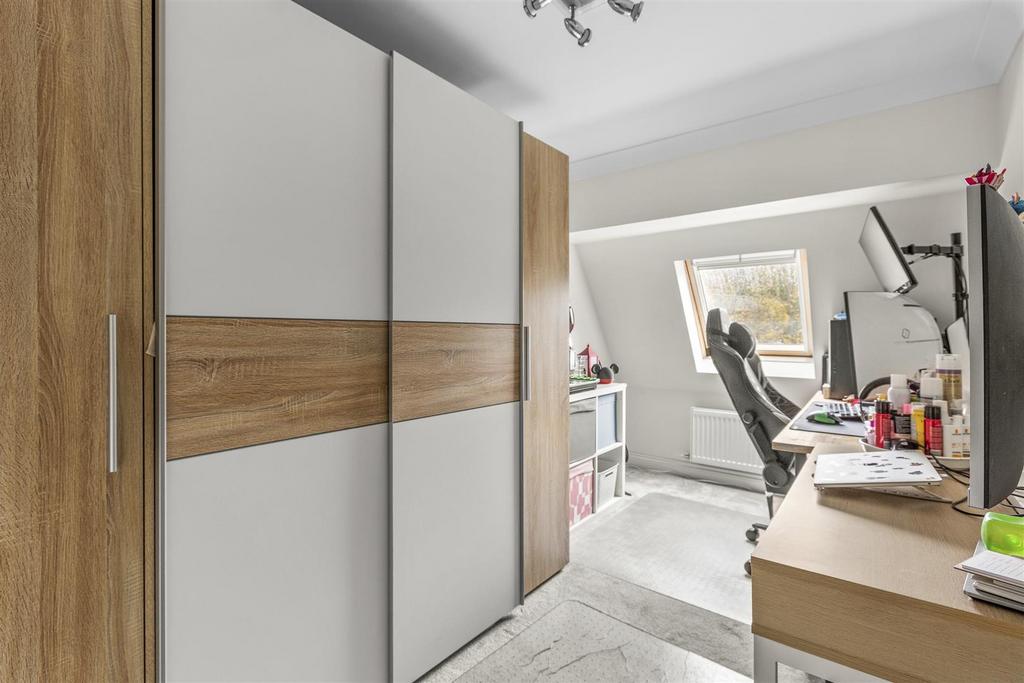 Flat 8, Buckingham Place, Bellfield Rd, HP13 5 HW-7