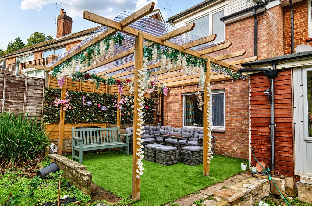 1372176-8-68fa3ff...