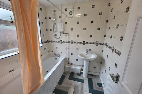 3 bedroom terraced house to rent, Dudley DY2
