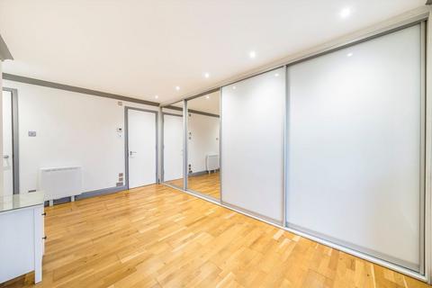 2 bedroom flat to rent, Arnhem Place, London E14