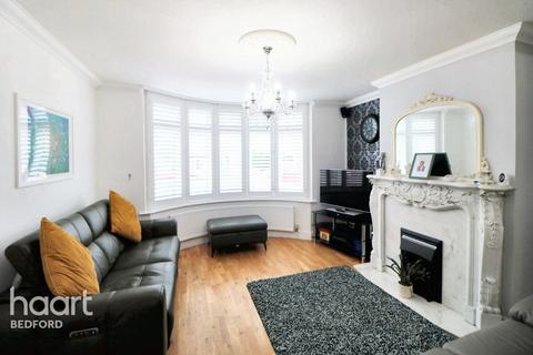 undefined, Lynton Grove, Bedford