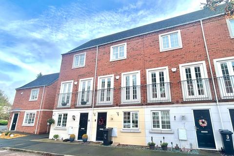 Donnington Court, Dudley DY1