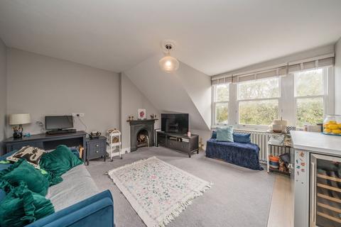 1 bedroom flat for sale, Richmond Road, East Twickenham TW1