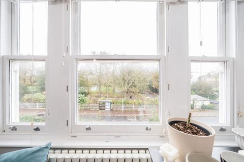 1 bedroom flat for sale, Richmond Road, East Twickenham TW1