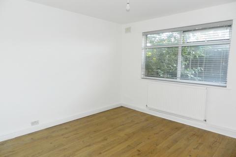 2 bedroom maisonette to rent, Canonbury Road, Enfield EN1